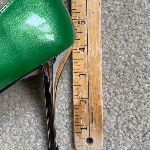 NWT Pierre Dumas Heels in Kelly Green, Size 8 - Picture 8 of 8